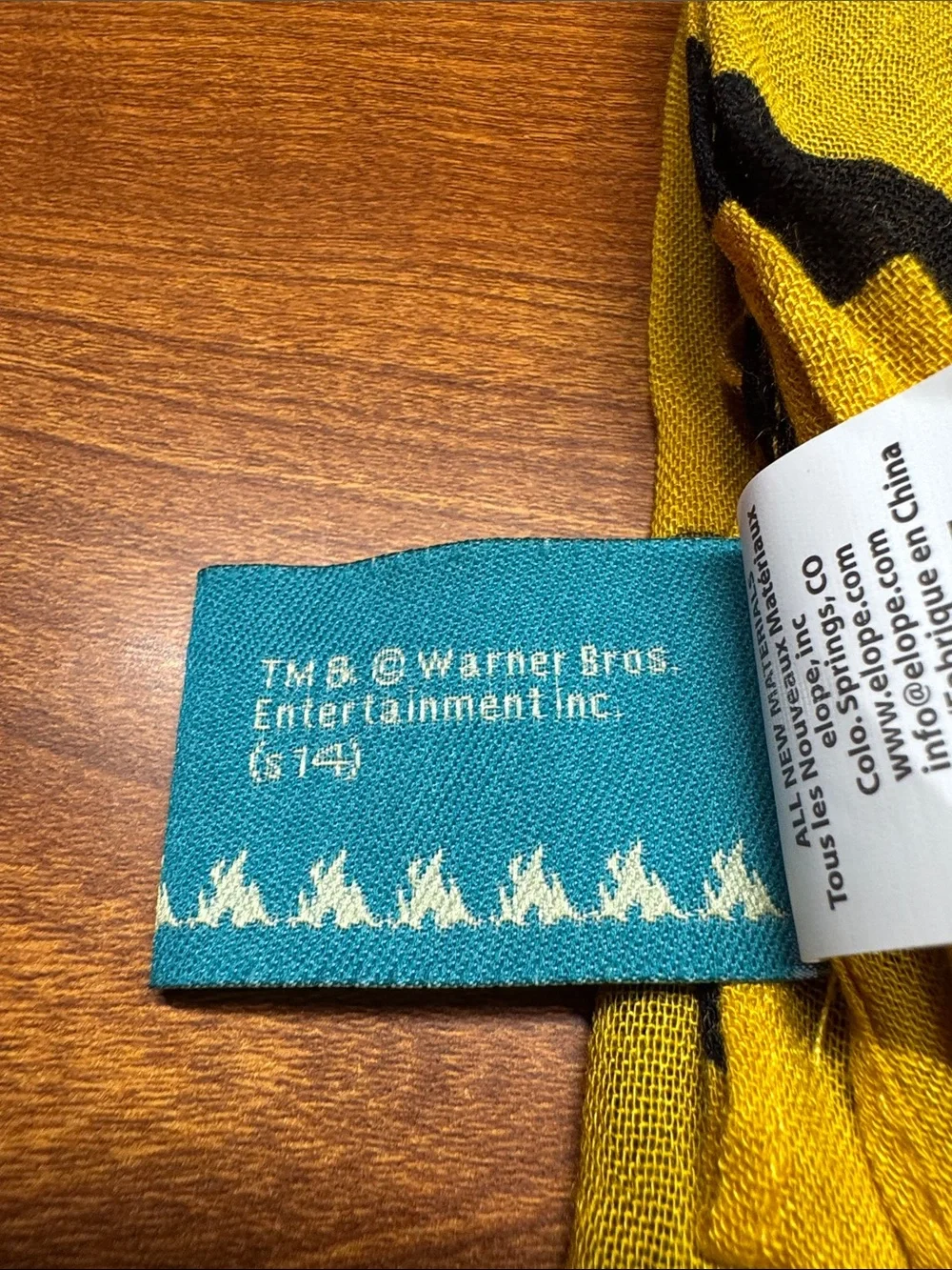 Warner Bros. Harry Potter Scarf - Yellow and Black Stripes with Crest
